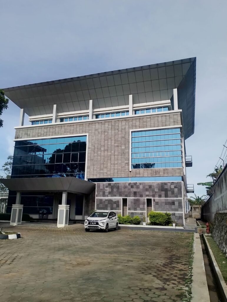 GEDUNG 771x1024